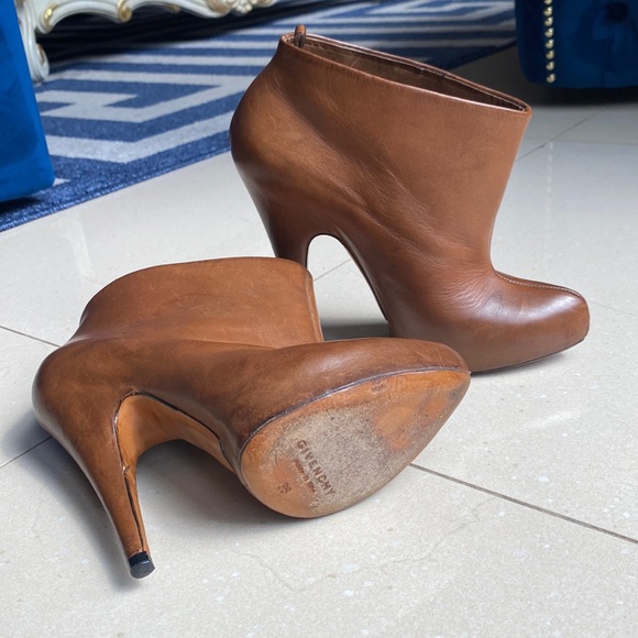 Givenchy booties, practically new!!!! - Picture 7 of 11